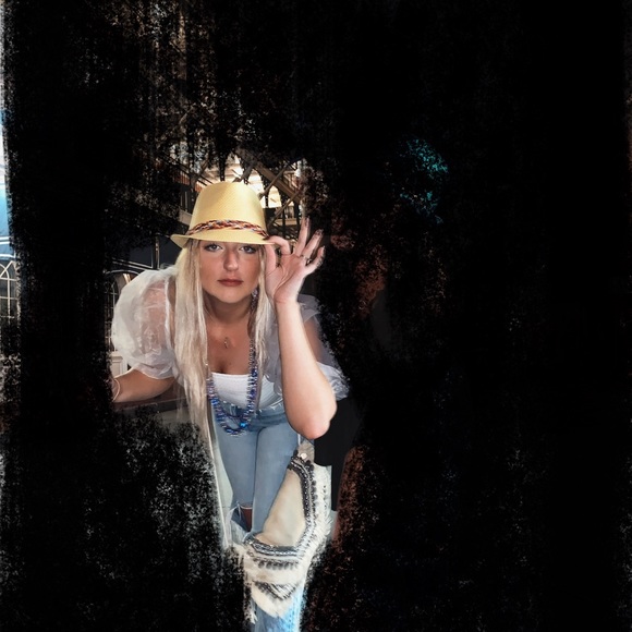 Forever 21 Puffy Mesh Sleeve Top - Picture 5 of 5